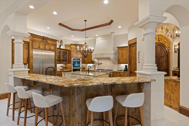 3705 Champions Ridge Ln, Longview, TX 75605