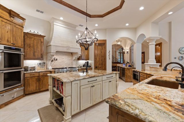 3705 Champions Ridge Ln, Longview, TX 75605