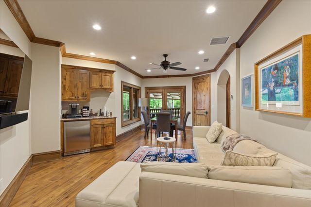 3705 Champions Ridge Ln, Longview, TX 75605