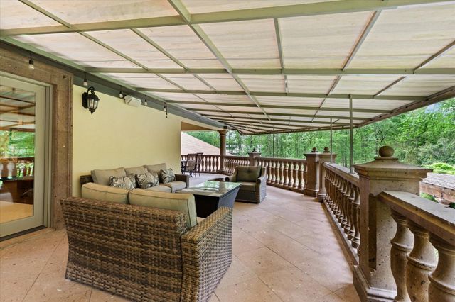 3705 Champions Ridge Ln, Longview, TX 75605