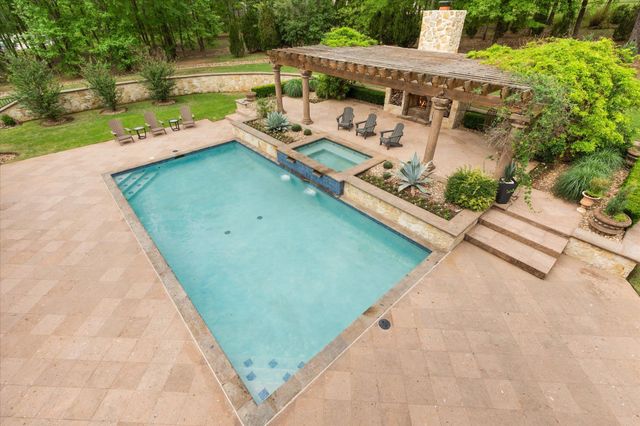3705 Champions Ridge Ln, Longview, TX 75605
