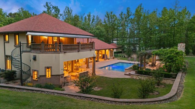 3705 Champions Ridge Ln, Longview, TX 75605