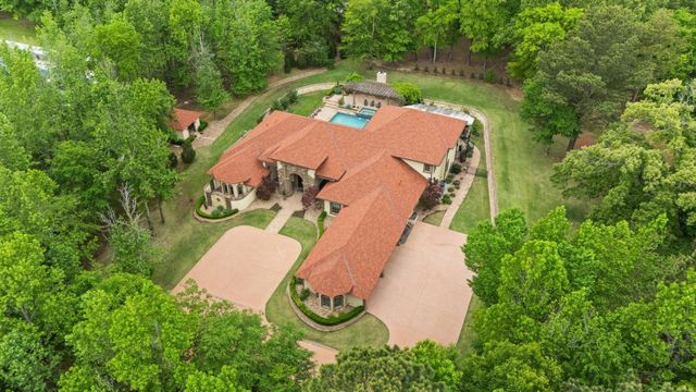 3705 Champions Ridge Ln, Longview, TX 75605
