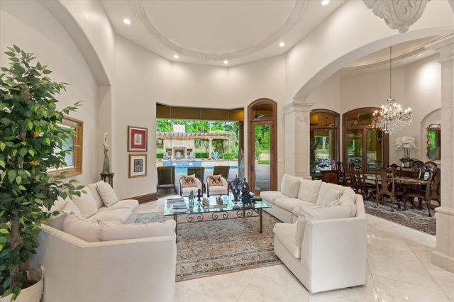 3705 Champions Ridge Ln, Longview, TX 75605