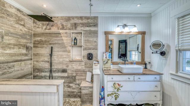 67 LEITZ BLVD, Tuckerton, NJ 08087