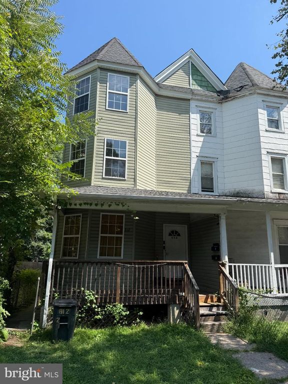 812 CARTERET AVE E, TRENTON, NJ 08618 — exterior