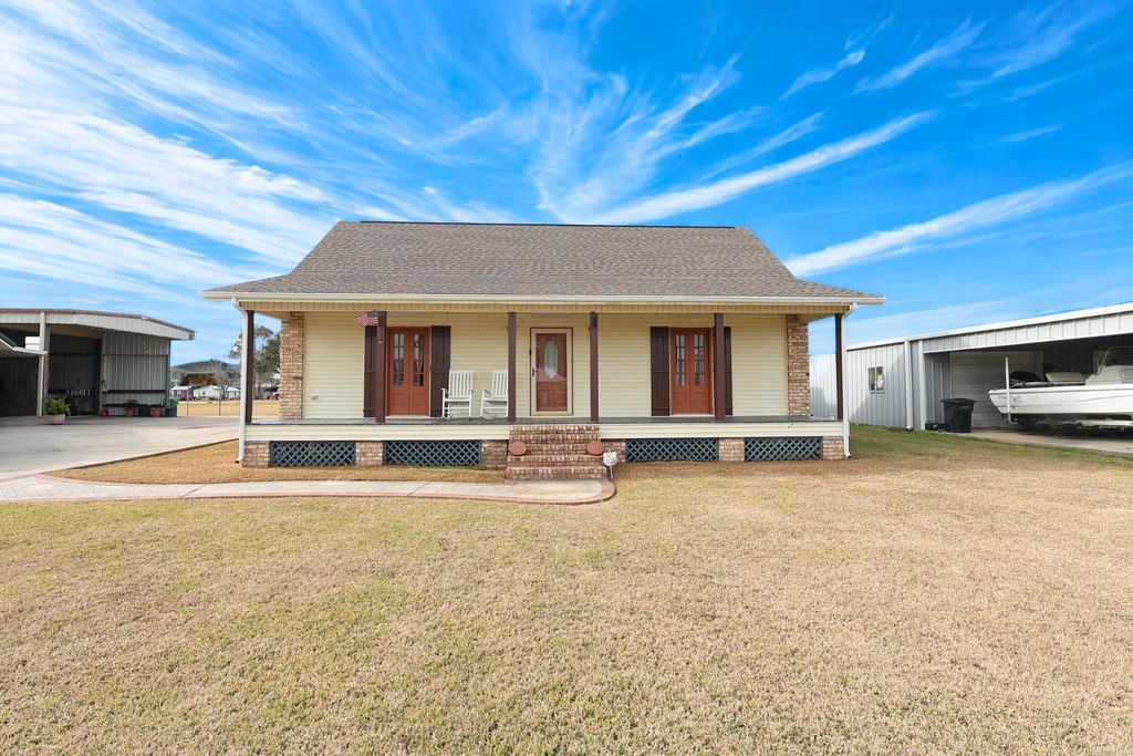 126 West 35th Street, Larose, LA 70373