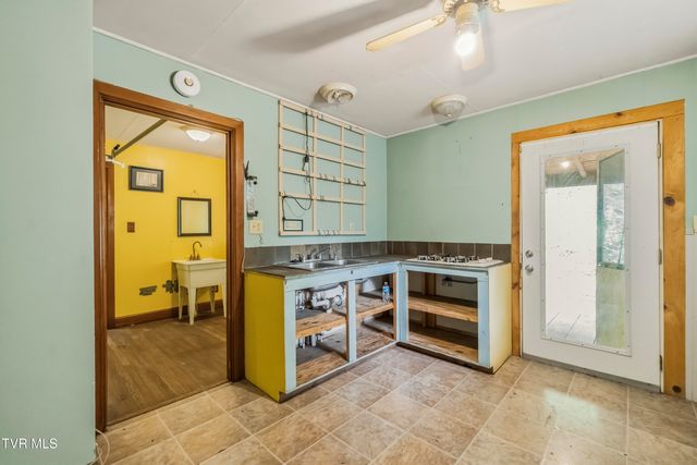 235 House Road, Greeneville, TN 37743