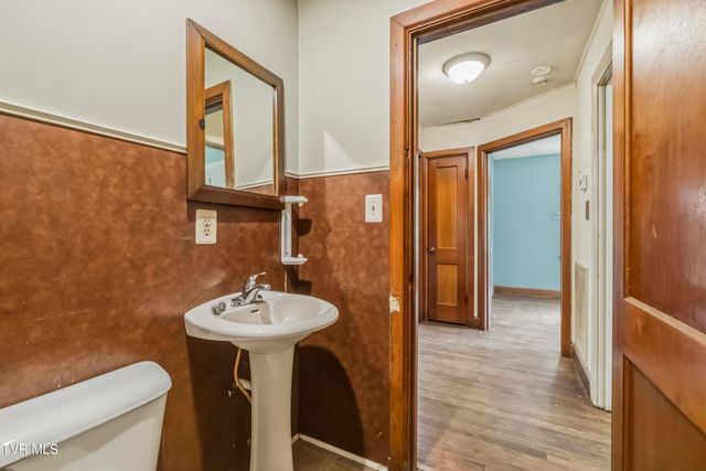 235 House Road, Greeneville, TN 37743