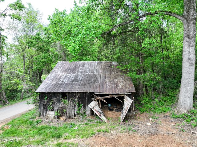 235 House Road, Greeneville, TN 37743