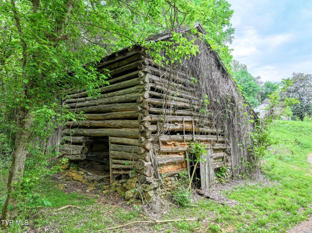 235 House Road, Greeneville, TN 37743