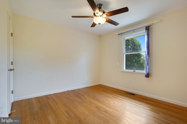 6903 SHEFFIELD DR, Sykesville, MD 21784