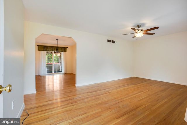 6903 SHEFFIELD DR, Sykesville, MD 21784