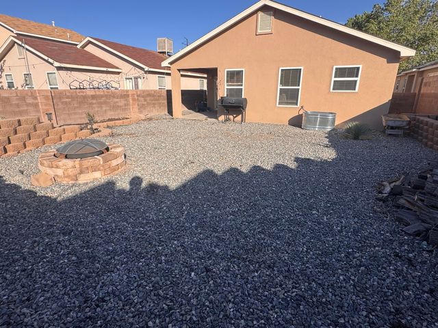 1819 Cielo Oeste Place NW, Albuquerque, NM 87120