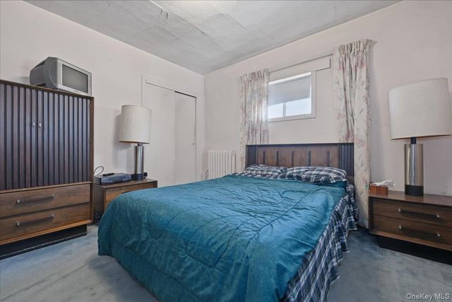 25 Raymond Street, Rockville Centre, NY 11570