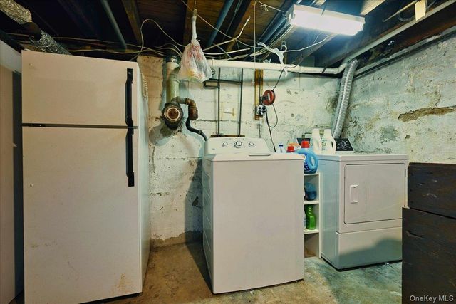 25 Raymond Street, Rockville Centre, NY 11570