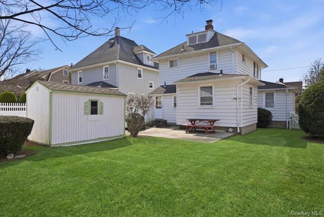 25 Raymond Street, Rockville Centre, NY 11570