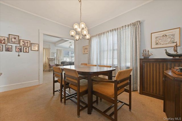 25 Raymond Street, Rockville Centre, NY 11570