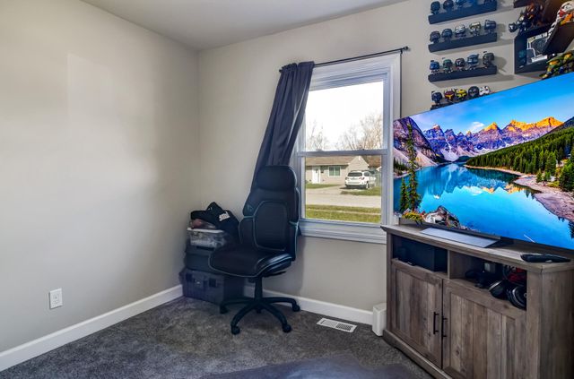 1705 E 33rd Place, Hobart, IN 46342