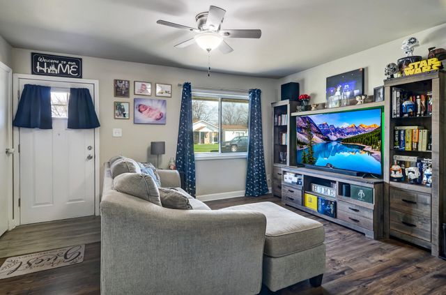 1705 E 33rd Place, Hobart, IN 46342