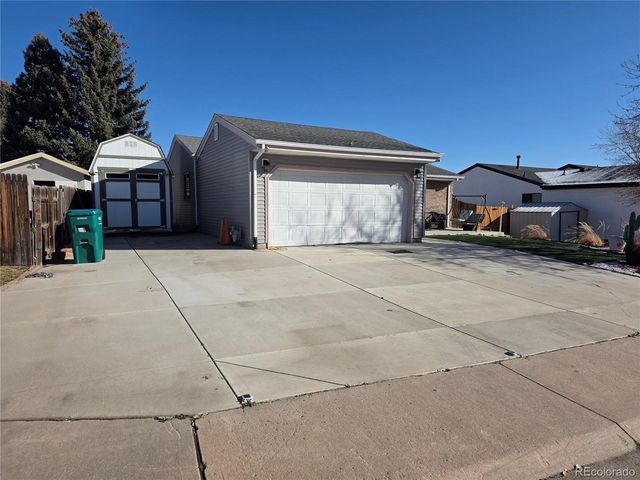 17933 E Linvale Dr, Aurora, CO 80013