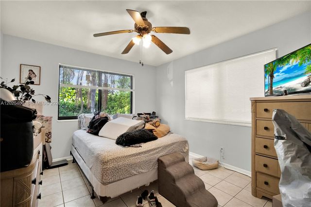 851 SW 1st St, Florida City, FL 33034