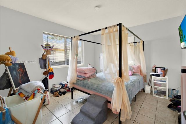 851 SW 1st St, Florida City, FL 33034