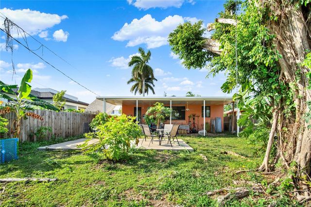 851 SW 1st St, Florida City, FL 33034