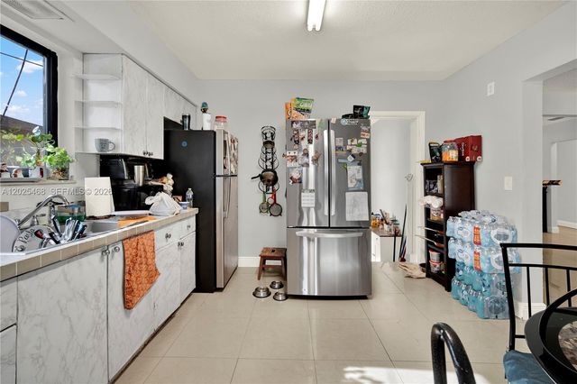 851 SW 1st St, Florida City, FL 33034