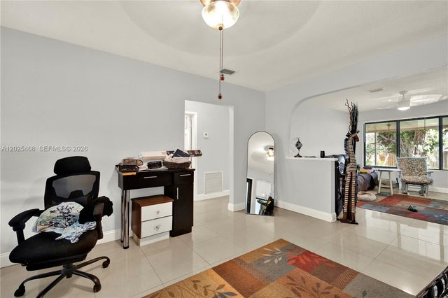 851 SW 1st St, Florida City, FL 33034