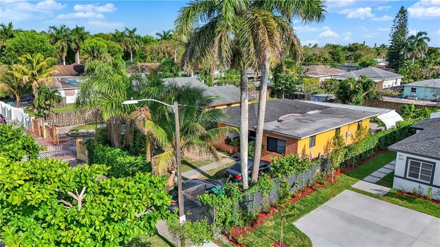 851 SW 1st St, Florida City, FL 33034