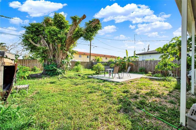851 SW 1st St, Florida City, FL 33034