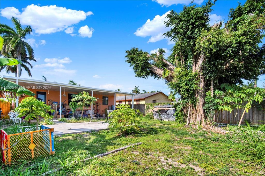 851 SW 1st St, Florida City, FL 33034