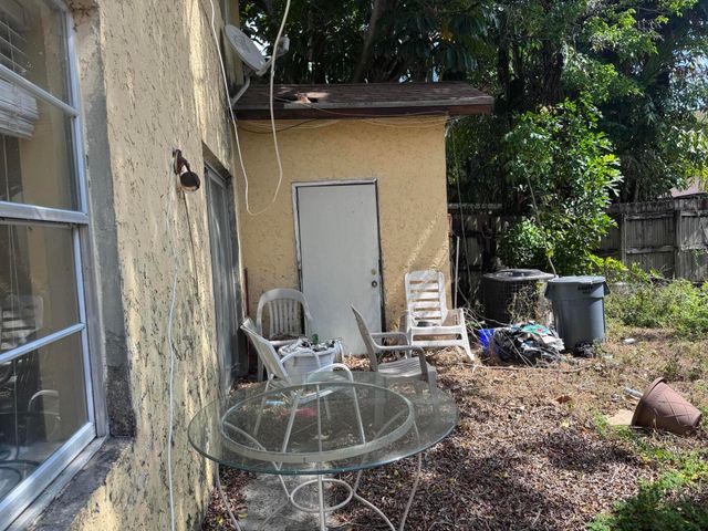 4346 NW 4th Avenue, Deerfield Beach, FL 33064