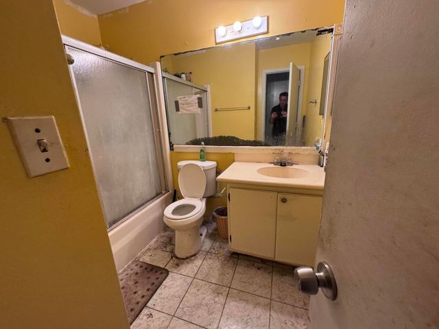 4346 NW 4th Avenue, Deerfield Beach, FL 33064