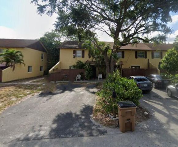 4346 NW 4th Avenue, Deerfield Beach, FL 33064
