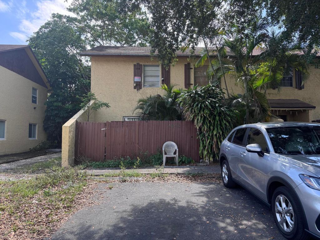 4346 NW 4th Avenue, Deerfield Beach, FL 33064