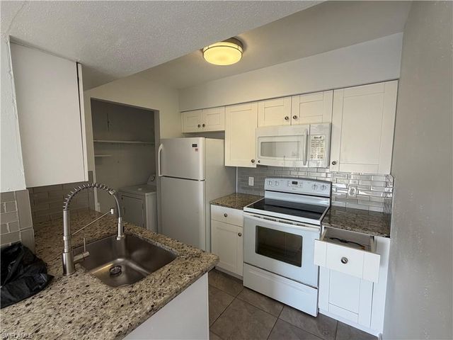 2865 Winkler AVE 419, Fort Myers, FL 33916