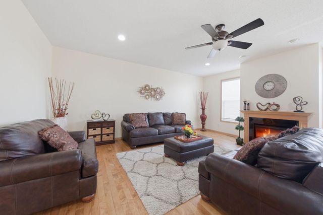 8437 Blazing Star Circle, Shakopee, MN 55379