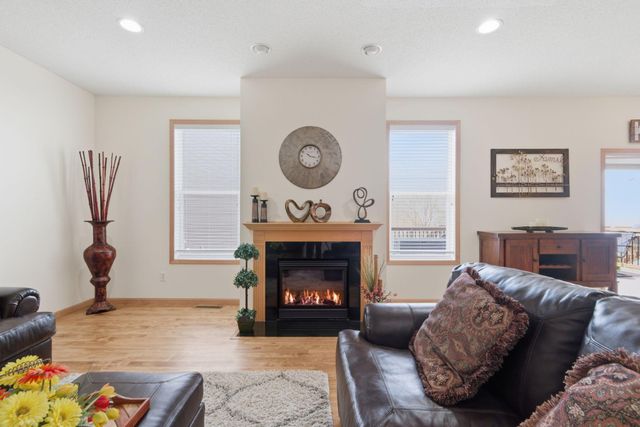 8437 Blazing Star Circle, Shakopee, MN 55379