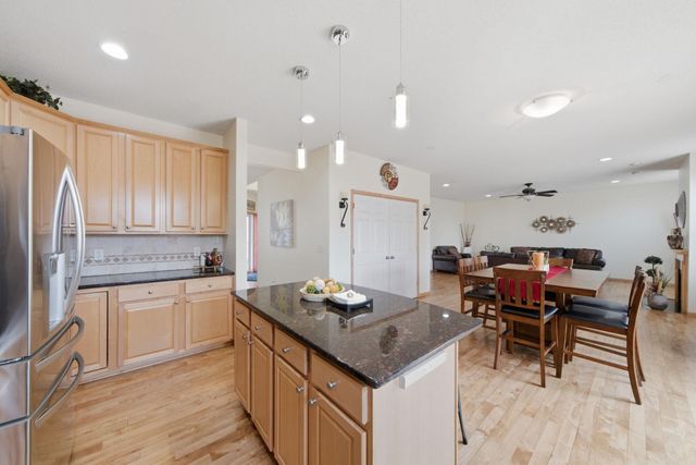 8437 Blazing Star Circle, Shakopee, MN 55379