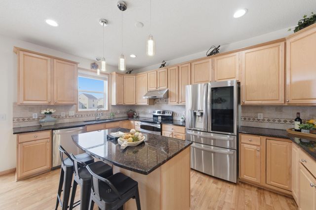 8437 Blazing Star Circle, Shakopee, MN 55379