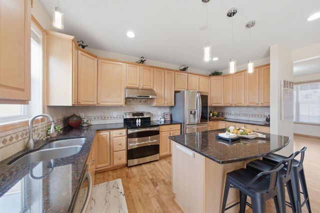 8437 Blazing Star Circle, Shakopee, MN 55379