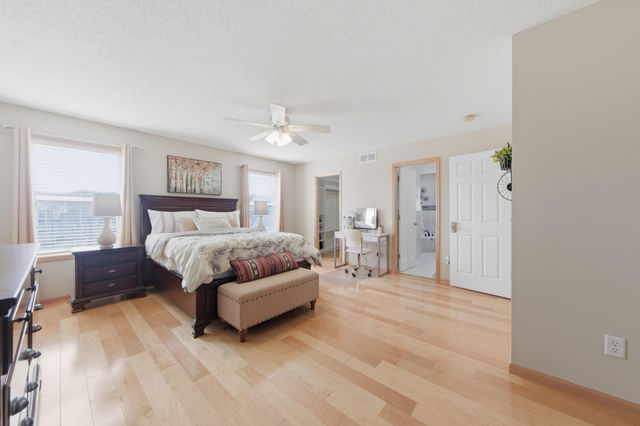 8437 Blazing Star Circle, Shakopee, MN 55379