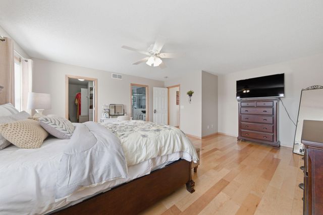 8437 Blazing Star Circle, Shakopee, MN 55379