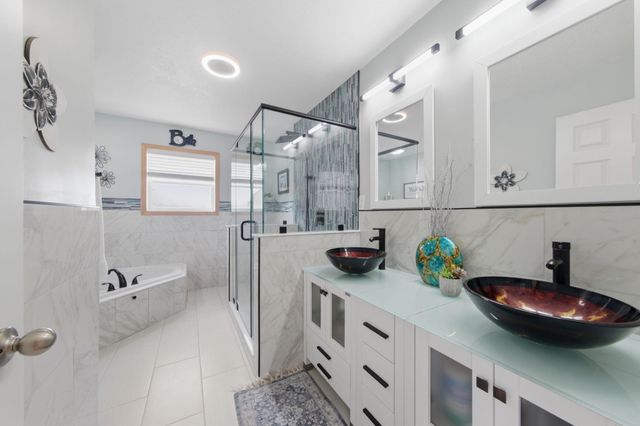 8437 Blazing Star Circle, Shakopee, MN 55379