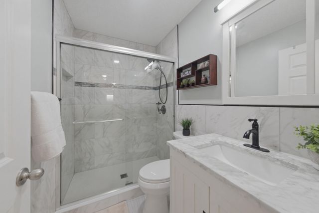 8437 Blazing Star Circle, Shakopee, MN 55379