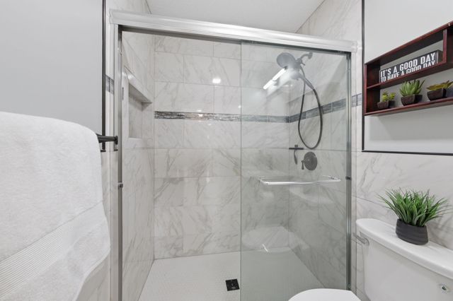 8437 Blazing Star Circle, Shakopee, MN 55379