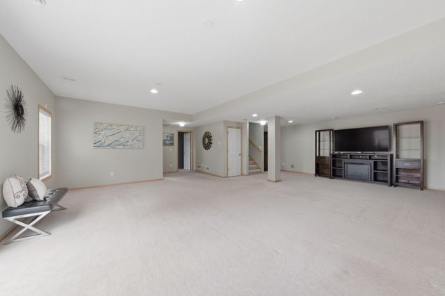 8437 Blazing Star Circle, Shakopee, MN 55379