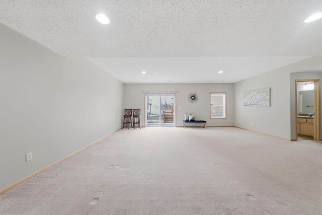 8437 Blazing Star Circle, Shakopee, MN 55379